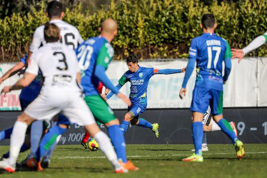 Calcio, serie C: FeralpiSalò-Trento 1-0