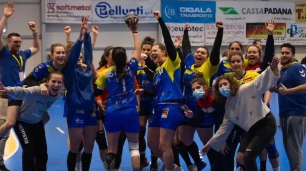 La festa di Andreani e del «suo» Leno dopo una della tre salvezze