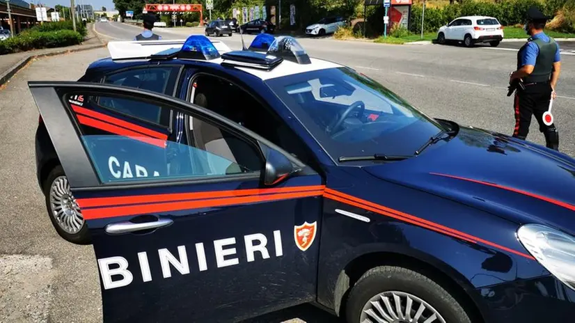 I dipendenti della banca hanno chiamato i carabinieri - © www.giornaledibrescia.it