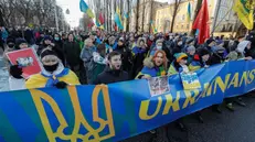 La Unity March a Kiev di domenica - Foto Sergey Dolzhenko/Epa © www.giornaledibrescia.it