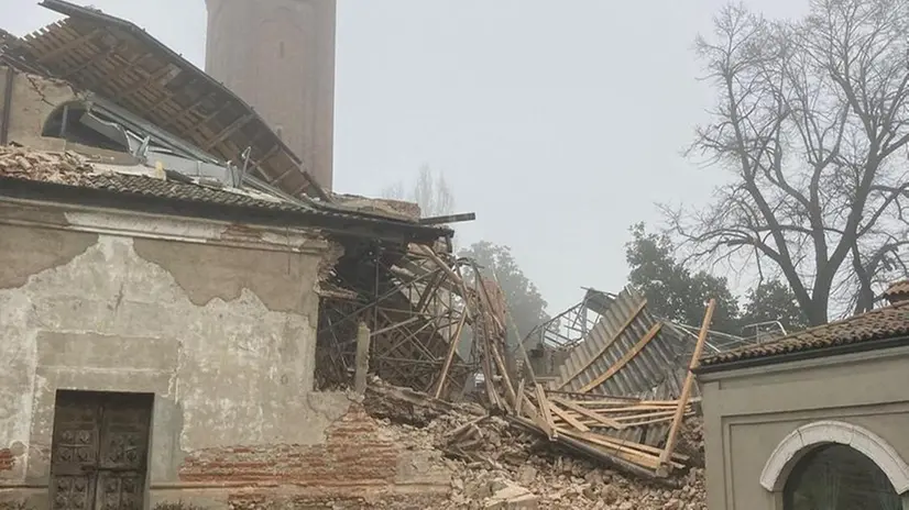 Ludriano, crollata l'antica torre campanaria del Quattrocento