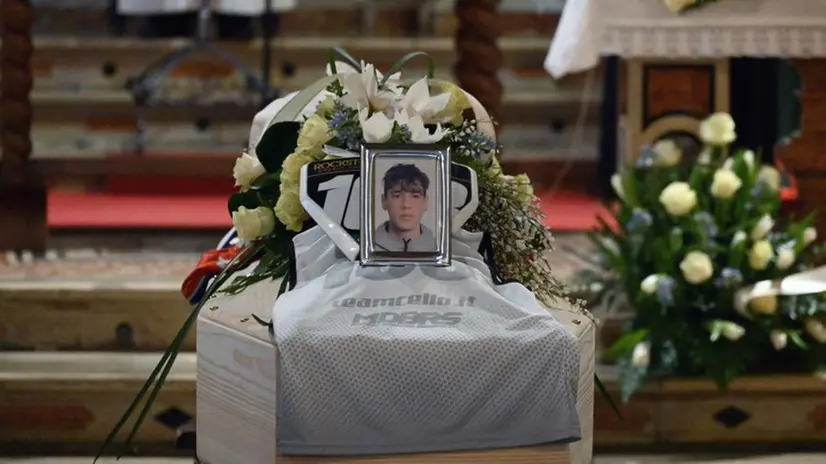 A Sabbio Chiese i funerali di Dennis Guerra