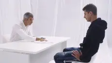 Peter Sagan e Paolo Kessisoglu nel video di presentazione della nuova maglia del ciclista slovacco - Frame tratto da Instagram