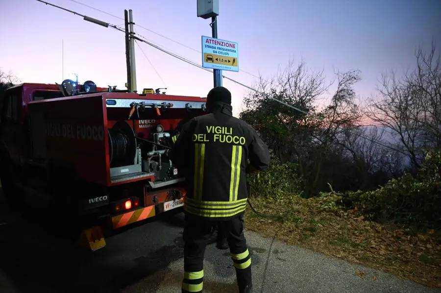 Vigili del Fuoco e Protezione Civile operativi in Maddalena