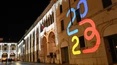 In viaggio verso il 2023: in piazza Loggia il logo della Capitale della cultura - Neg © www.giornaledibrescia.it