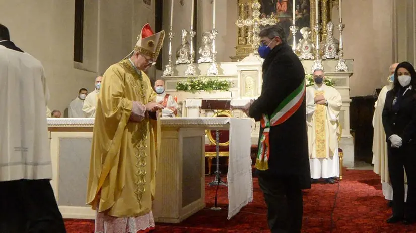 La cerimonia dei Ceri e delle Rose a San Francesco