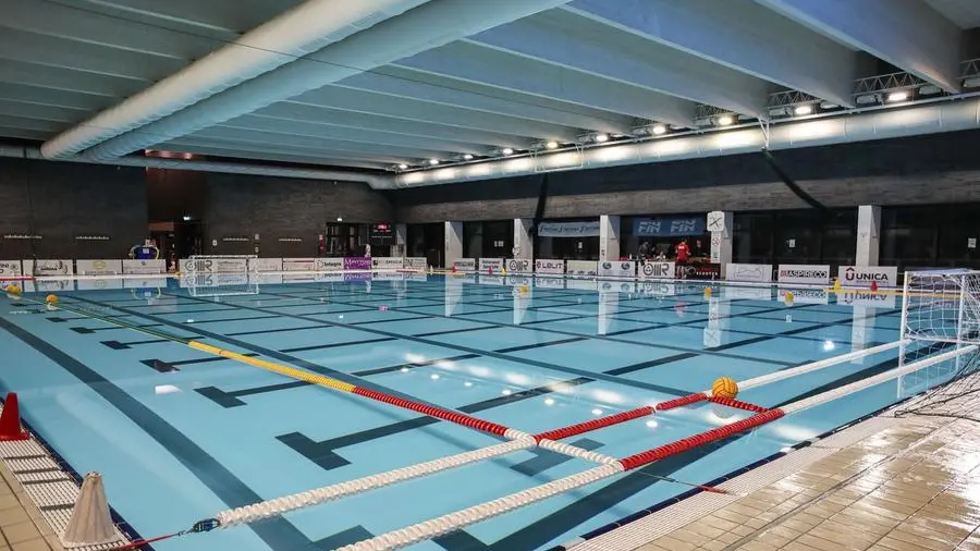La piscina di Mompiano rimasta vuota per il caso Covid all’An