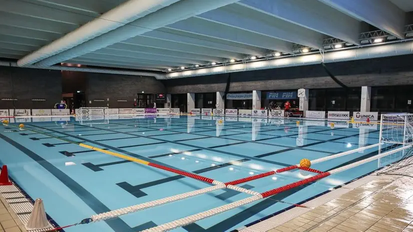 La piscina di Mompiano rimasta vuota per il caso Covid all’An