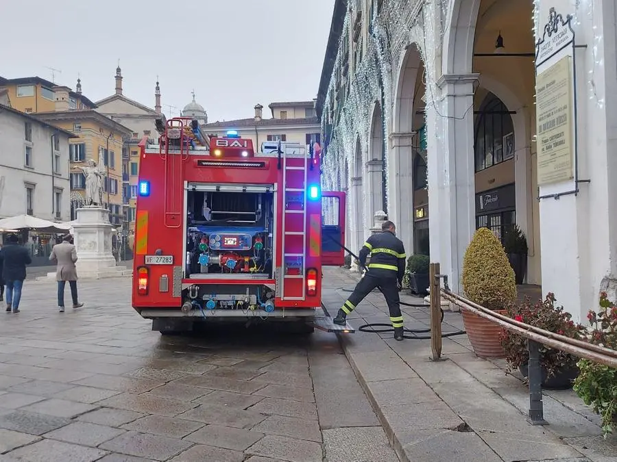 Principio di incendio in centro a Brescia