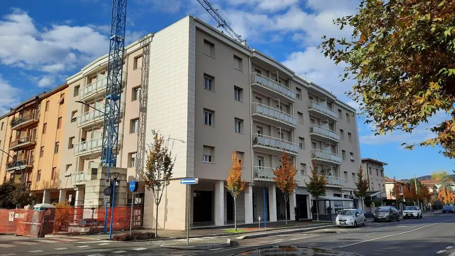 Il condominio Ludis a Brescia dopo l’intervento con le detrazioni del Superbonus - © www.giornaledibrescia.it