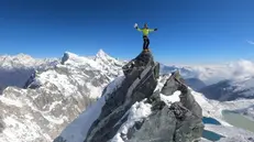 Leo Gheza sulla cima del Tengkangpoche, a quota 6.490 metri