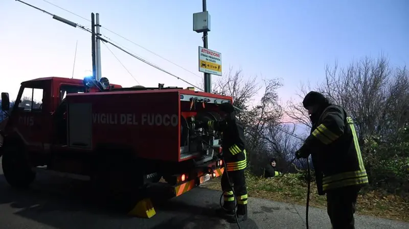Vigili del Fuoco all'opera in Maddalena all'alba di martedì