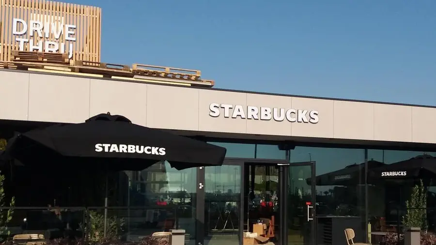 L’entrata di Starbucks si trova in via Per Rovato - © www.giornaledibrescia.it