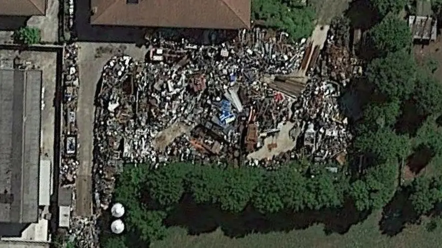 Un’immagine satellitare dell’azienda sequestrata - © www.giornaledibrescia.it