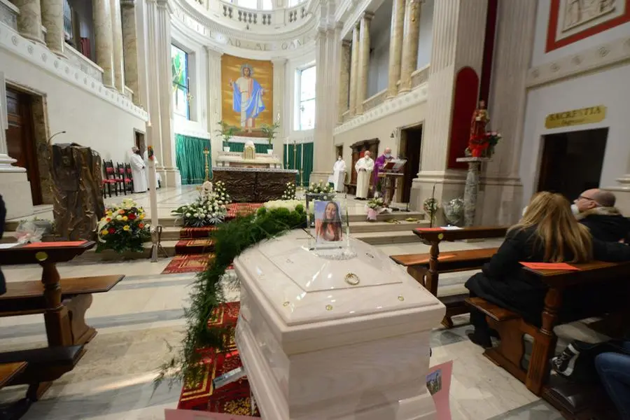 Il funerale di Irene Sala a Villanuova sul Clisi