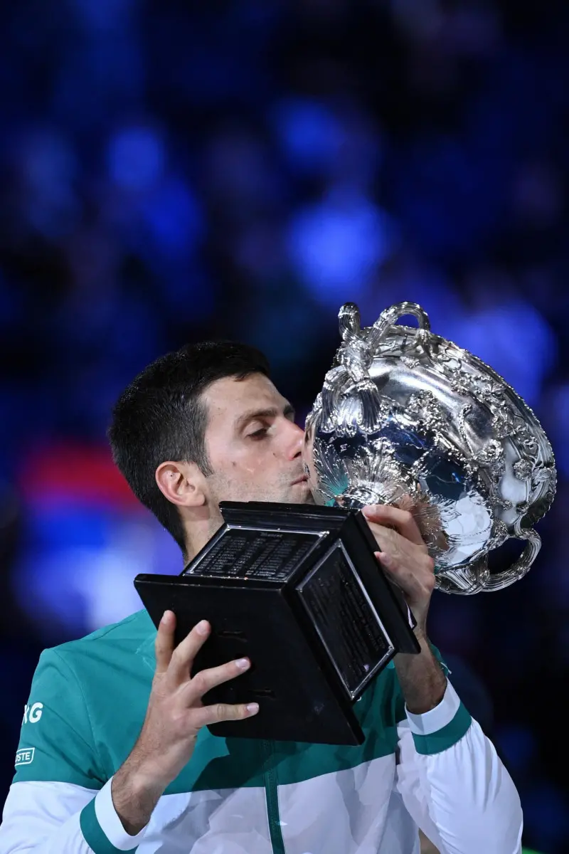Il nono trofeo del tennista all'Australian Open -  © www.giornaledibrescia.it