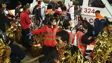 Un soccorso in mare di migranti al largo di Lampedusa nel 2019 (foto d'archivio) - Foto Ansa  © www.giornaledibrescia.it