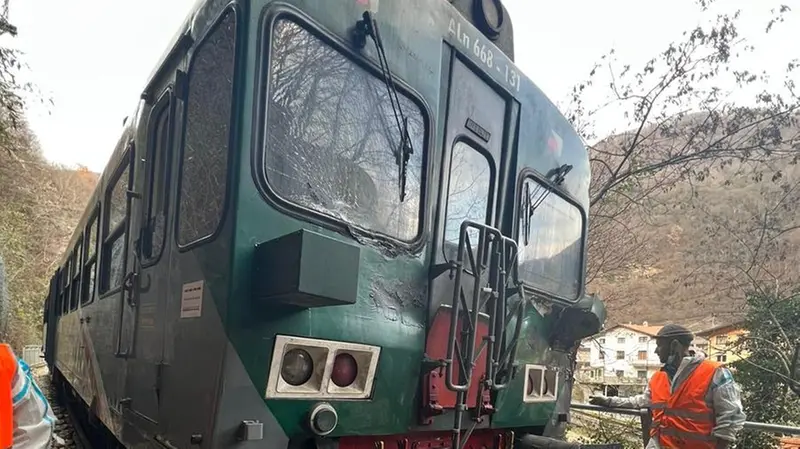 Iniziate le operazioni di messa in sicurezza del treno deragliato a Cedegolo