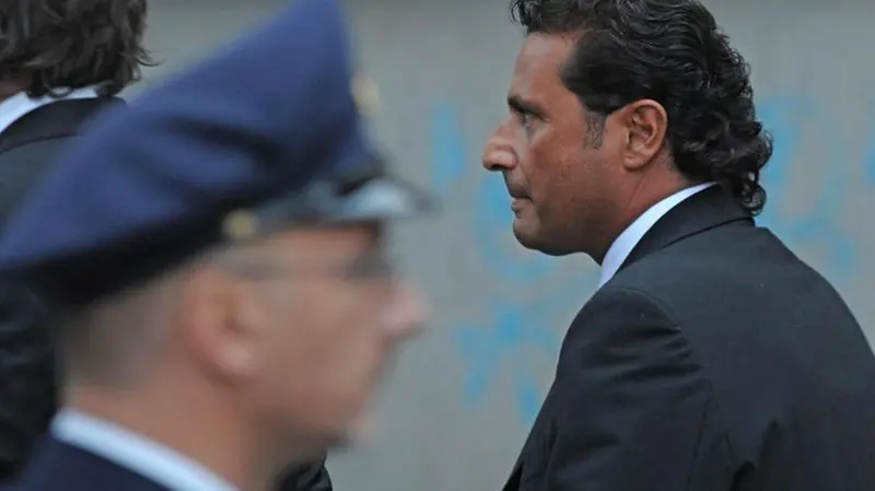 L'ex comandante Francesco Schettino, a ottobre 2012, in occasione dell'udienza per l'incidente probatorio - Foto Ansa/Maurizio Degl'Innocenti © www.giornaledibrescia.it