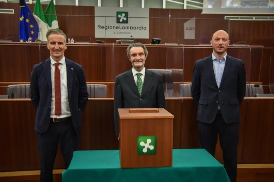 I 3 eletti Alessandro Fermi Attilio Fontana e Dario Violi dopo la seduta del consiglio regionale