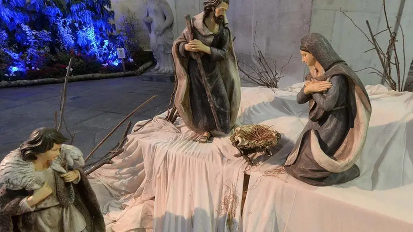 Il presepe in Loggia senza il Gesù bambino - Foto Marco Ortogni/Neg © www.giornaledibrescia.it