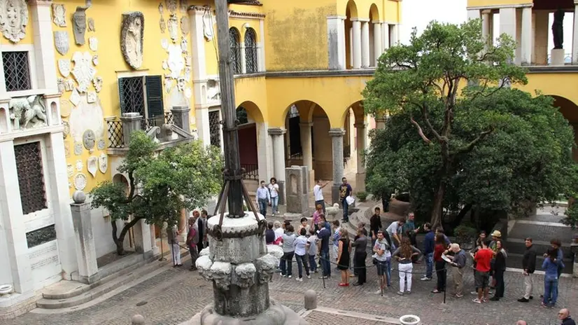 La piazzetta Dalmata all’ingresso della casa-museo - © www.giornaledibrescia.it