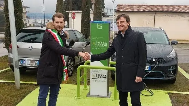 Il sindaco Damiano Giustacchini e l’ad dell’azienda Michele Lancellotti