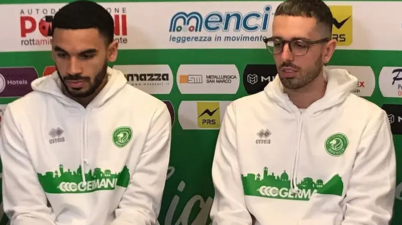 Appena arrivati al Baia Flaminia Resort. Naz Mitrou-Long e Amedeo Della Valle, star della Germani