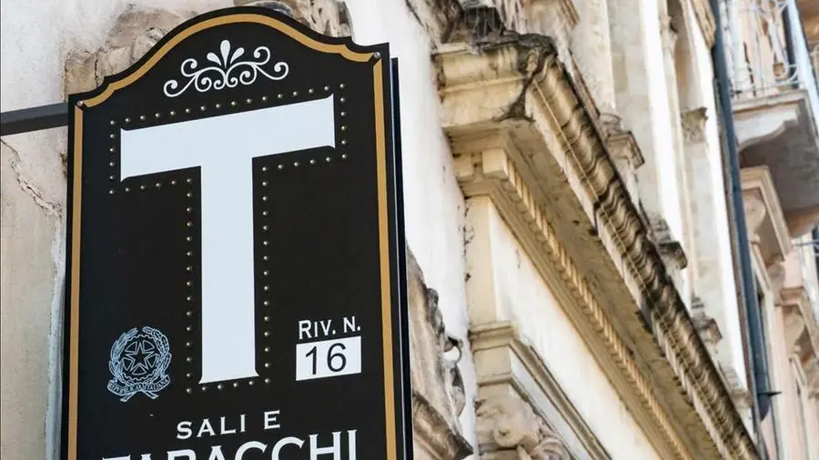 L'insegna di un negozio di Sali e tabacchi