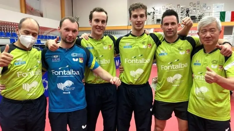 Con i compagni di squadra Rech Daldosso milita nel Messina in A1 - © www.giornaledibrescia.it