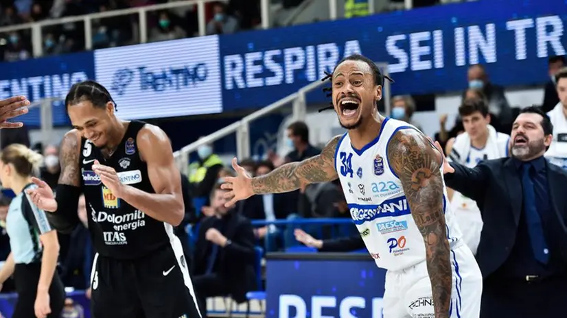 Un'immagine della sfida contro Trento nel girone d'andata di campionato - © www.giornaledibrescia.it