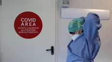 Un'immagine del reparto di terapia intensiva Covid all'ospedale Poliambulanza di Brescia - Foto Filippo Venezia Ansa © www.giornaledibrescia.it