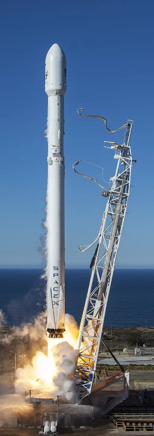 Un vettore Falcon 9 voluto da Elon Musk porterà in cielo i minisatelliti bresciani Fees 2 - Foto Epa © www.giornaledibrescia.it