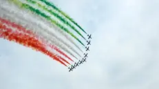 Le Frecce Tricolori nel cielo sopra il lago di Garda - © www.giornaledibrescia.it