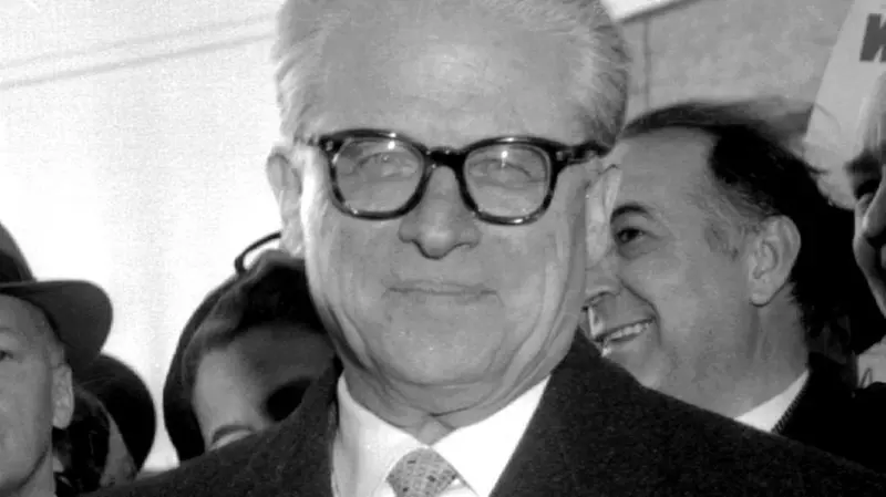 Gronchi, eletto nel 1955 in dissenso ai vertici Dc