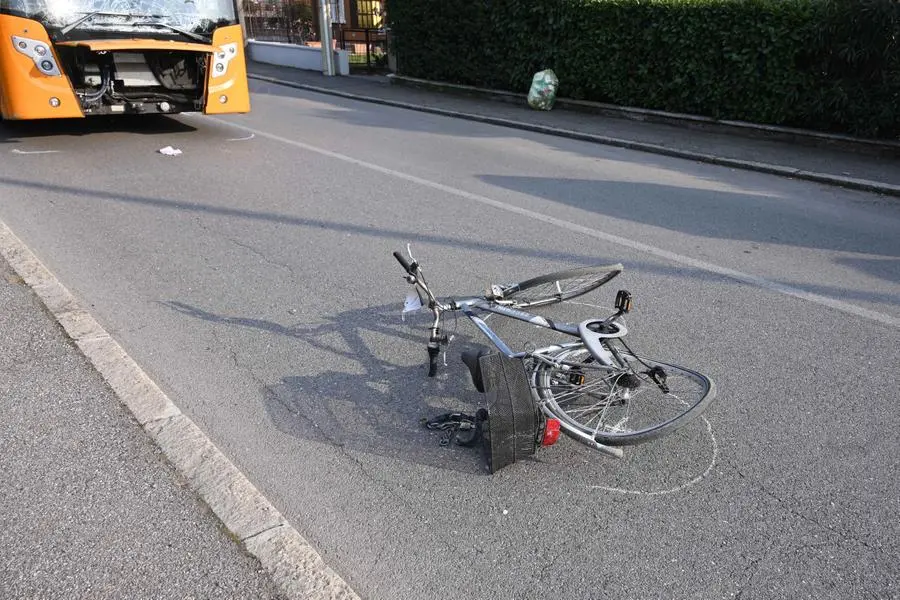 A Terra La Bici Coinvolta Nell Incidente Con L Autobus In Via Vittorio Arici Giornale Di Brescia