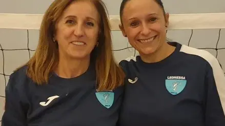 Barbara Razio abbraccia Simona Savoldi - © www.giornaledibrescia.it