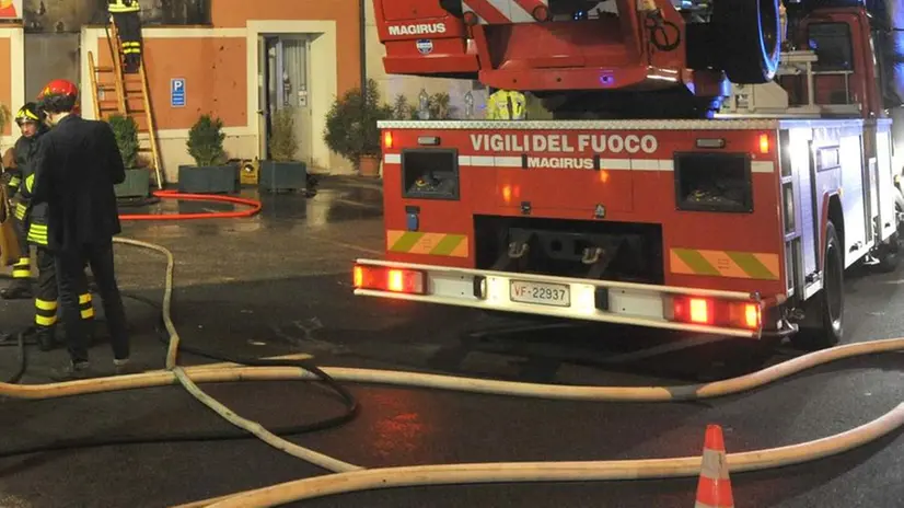 Un mezzo dei vigili del fuoco (foto di repertorio) - © www.giornaledibrescia.it