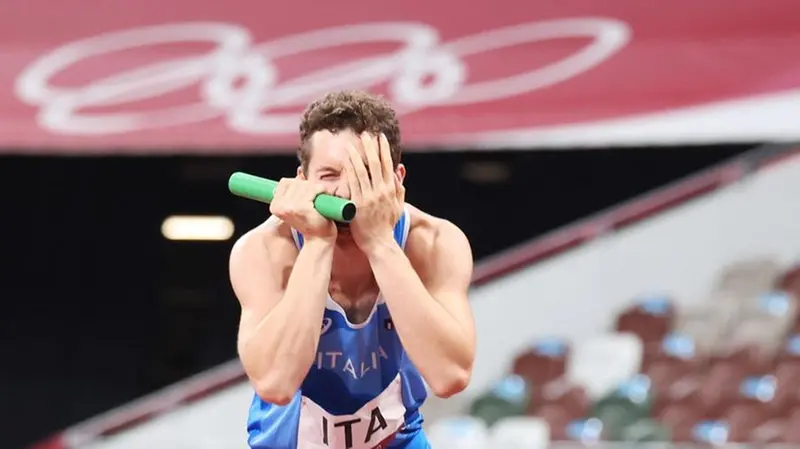 Il velocista italiano Filippo Tortu all'arrivo della staffetta 4x100 - Foto Ansa/Epa/Diego Azubel © www.giornaledibrescia.it
