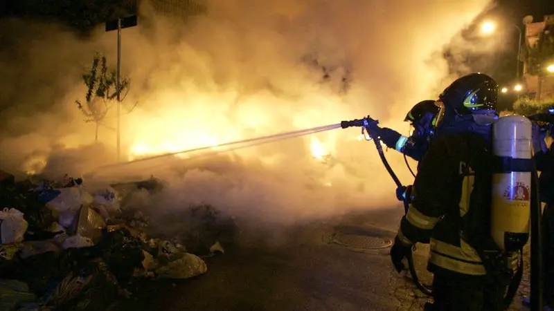 Vigili del fuoco al lavoro