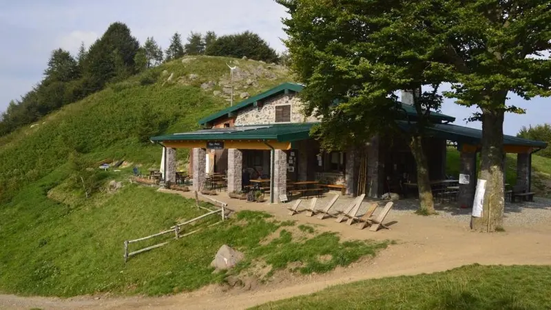 Il Rifugio Medelet è situato a 1.560 metri - © www.giornaledibrescia.it
