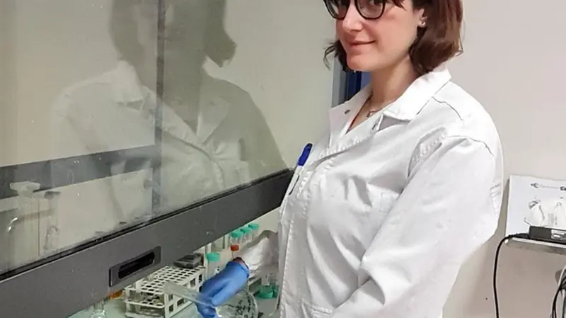 La dottoranda Laura Fiameni in laboratorio - © www.giornaledibrescia.it