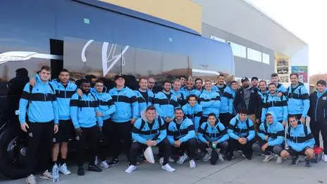 Il team e lo staff de Le Zebre in partenza da Parma