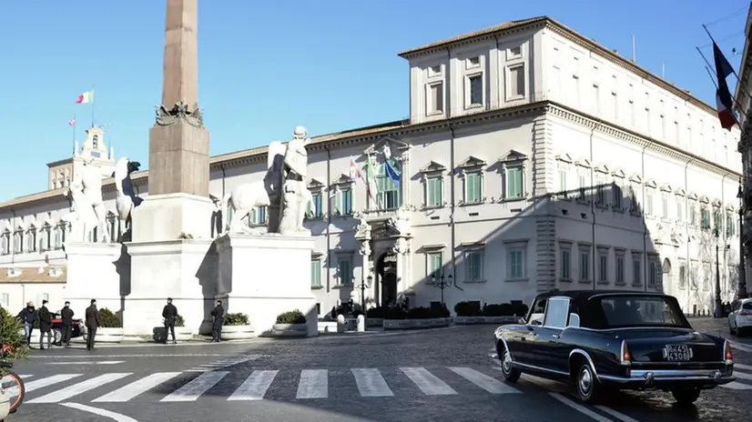 La Lancia Flaminia che porterà il nuovo presidente della Repubblica da piazza Venezia al Quirinale - Foto © www.giornaledibrescia.it
