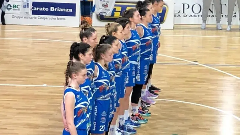Schierate per l’inno nazionale, le ragazze agli ordini di Zanardi - © www.giornaledibrescia.it