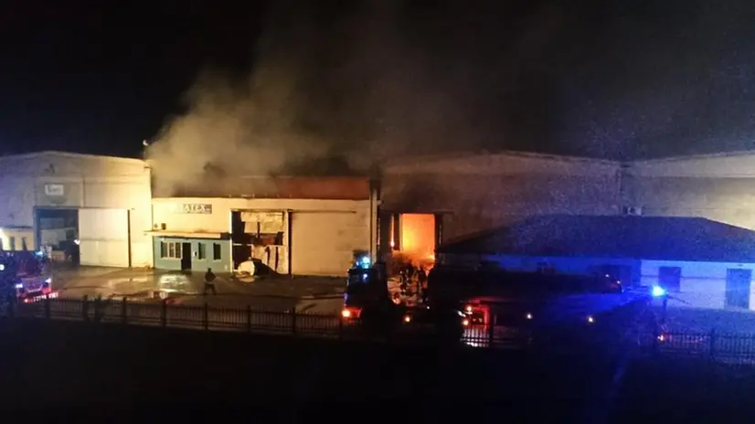 Fiamme alla Vibatex di Montichiari