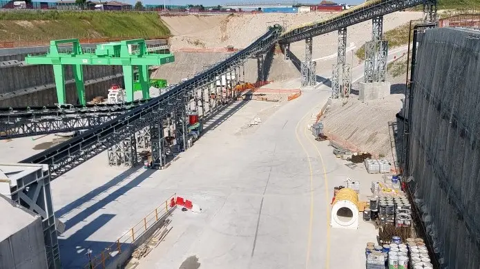 Il cantiere per l’imbocco della fresa che sta scavando il tunnel a Lonato - Foto © www.giornaledibrescia.it