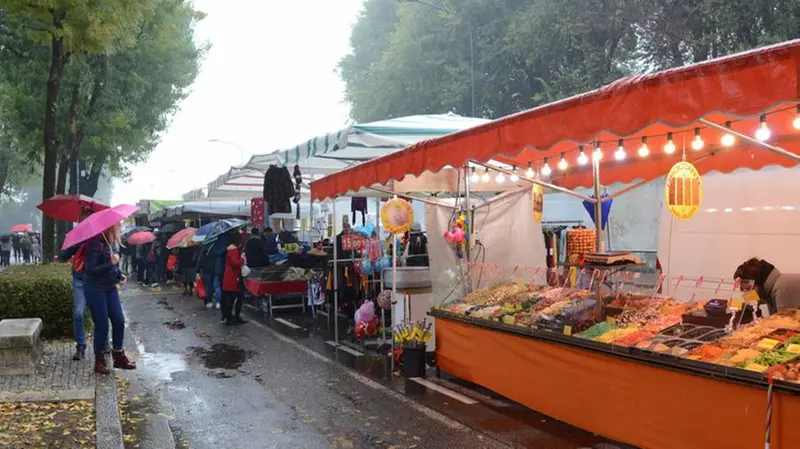 Dopo la pandemia, ritorna la fiera di Ognissanti in via Milano