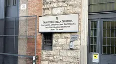 L'ingresso del carcere di Canton Mombello a Brescia - © www.giornaledibrescia.it