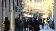 In città. Con la conferma dell’ordinanza resta l’obbligo di indossare la mascherina nelle strade dello shopping - Foto Marco Ortogni/Neg © www.giornaledibrescia.it